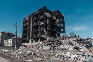 BORODIANKA, KYIV REGION, UKRAine - Mart 2022. Rus işgalciler tarafından yıkılan sivil binalar..
