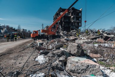 BORODIANKA, KYIV REGION, UKRAine - Mart 2022. Rus işgalciler tarafından yıkılan sivil binalar..