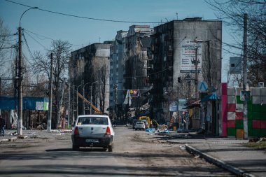 BORODIANKA, KYIV REGION, UKRAine - Mart 2022. Rus işgalciler tarafından yıkılan sivil binalar..
