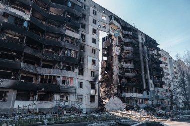 BORODIANKA, KYIV REGION, UKRAine - Mart 2022. Rus işgalciler tarafından yıkılan sivil binalar..