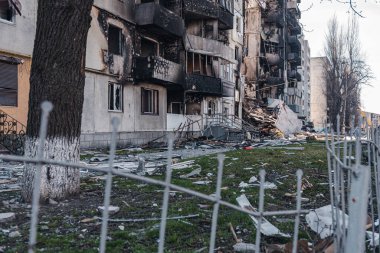 BORODIANKA, KYIV REGION, UKRAine - Mart 2022. Rus işgalciler tarafından yıkılan sivil binalar..