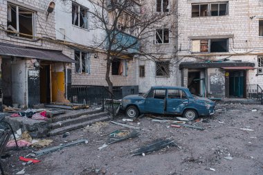 BORODIANKA, KYIV REGION, UKRAine - Mart 2022. Rus işgalciler tarafından yıkılan sivil binalar..