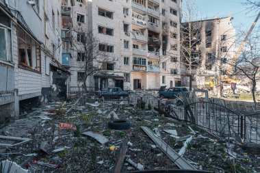 BORODIANKA, KYIV REGION, UKRAine - Mart 2022. Rus işgalciler tarafından yıkılan sivil binalar..