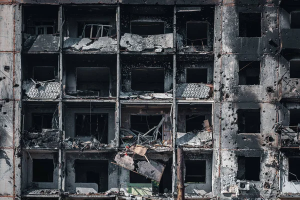 BORODIANKA, KYIV REGION, UKRAine - Mart 2022. Rus işgalciler tarafından yıkılan sivil binalar..