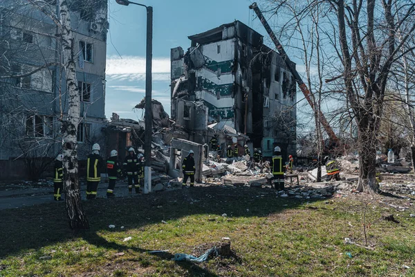 BORODIANKA, KYIV REGION, UKRAine - Mart 2022. Rus işgalciler tarafından yıkılan sivil binalar..