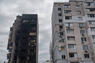 BORODIANKA, KYIV REGION, UKRAINE - Nisan 2022. Rus işgalciler tarafından yıkılan sivil binalar..