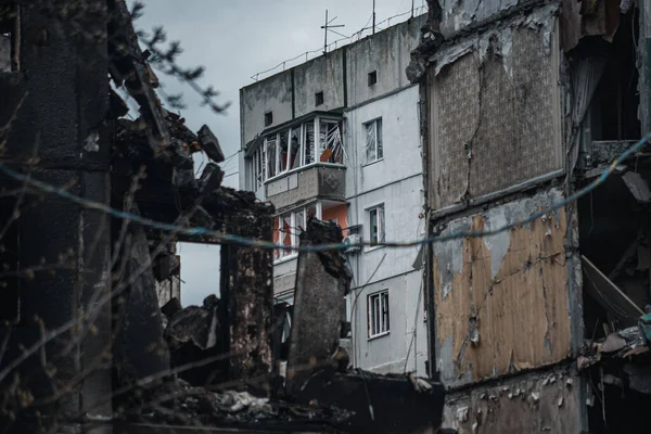 BORODIANKA, KYIV REGION, UKRAINE - Nisan 2022. Rus işgalciler tarafından yıkılan sivil binalar..