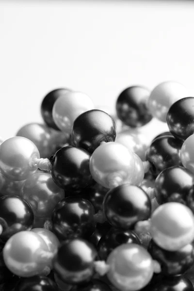 Corde de perles noires et blanches — Photo
