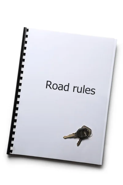 Verkeersregels registreren met autosleutels — Stockfoto