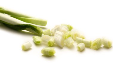 kıyılmış yeşil soğan