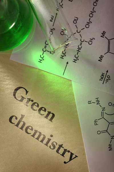 Chimica verde con formula di reazione — Foto Stock