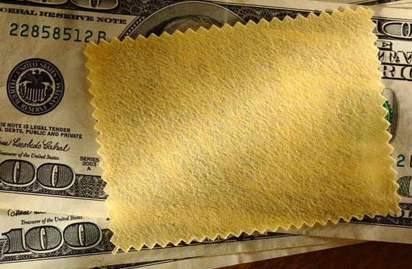 Κενό κίτρινη κάρτα και χρήματα — Φωτογραφία Αρχείου