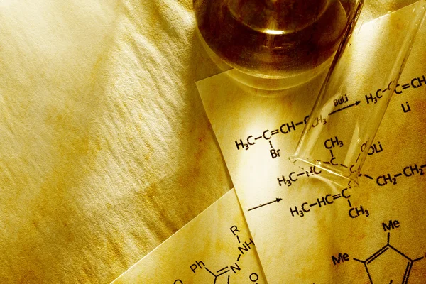 Química con fórmula de reacción en tonificación — Foto de Stock