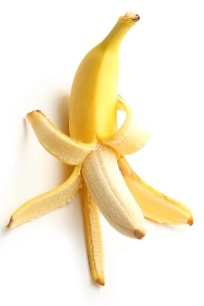Jeden zralý banán na bílém pozadí — Stock fotografie