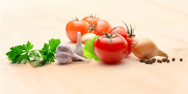 Tomates, cebolla y pimienta — Foto de Stock