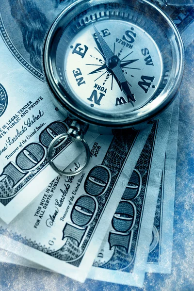 Vintage compass and money — Stock Photo, Image