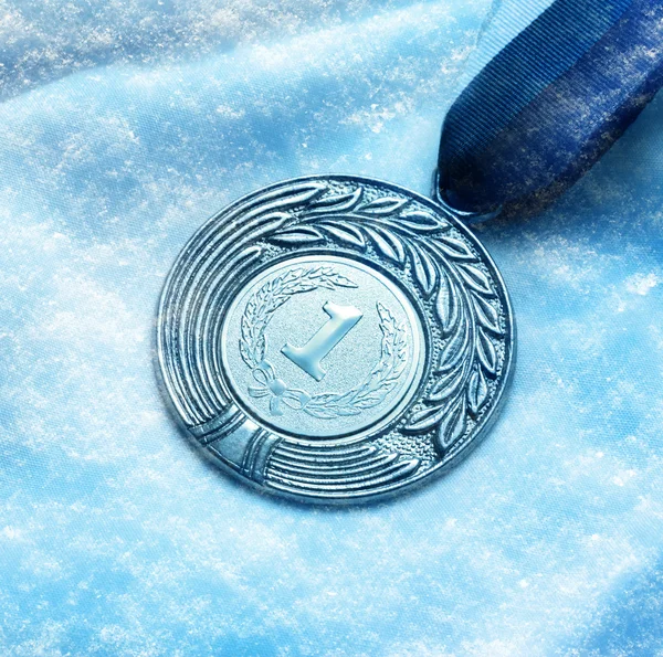 Μετάλλιο σε χιόνι — Φωτογραφία Αρχείου