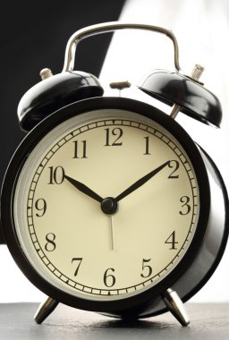 Klasik alarm saati