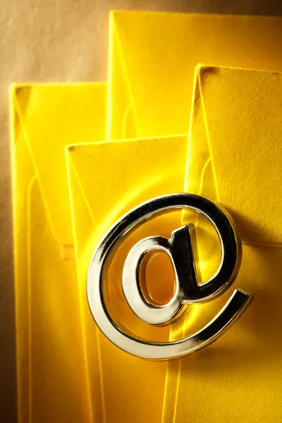 Email sign on blank envelopes — Stock Photo, Image