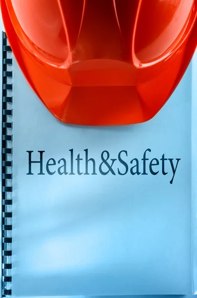 Salud y seguridad con casco — Foto de Stock