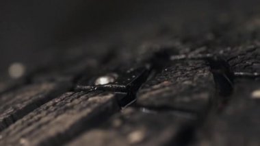 Eskimiş lastik çivileri yenileme işlemi