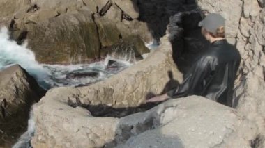 Dağ yolunda yürüyorum. Golitsyn Yolu, Kırım