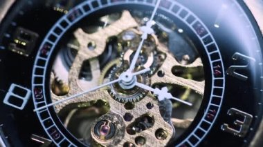 Bir cep saati fotoğrafı.