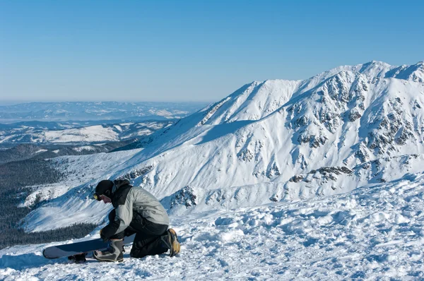 Υποθέτοντας snowboard snowboarder. — Φωτογραφία Αρχείου