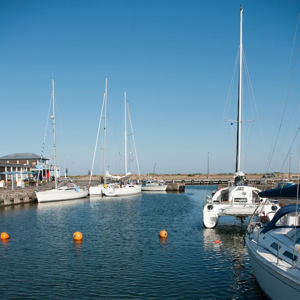 Barcos en el puerto de la isla de Bornholm . — Foto de Stock