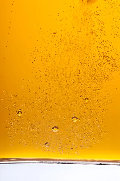 Бульбашки пива . — стокове фото