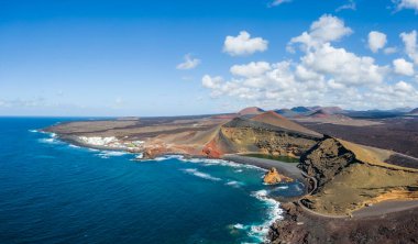 Lanzarote, İspanya 'daki Yeşil Göl Lago Verde