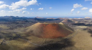 Caldera Colorada volkanı Timanfaya Ulusal Parkı, İspanya