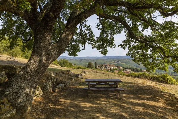 Küçük İtalyan kasabası Vagliagli yakınlarında dinlenme yeri
