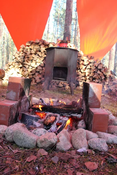 A fire in the forest camp — Stock Photo, Image