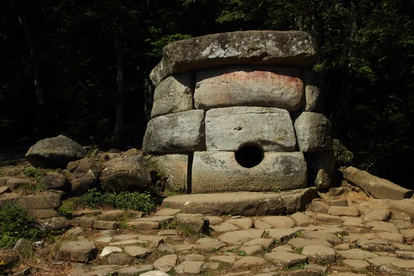 Dolmen στην περιοχή του Κρασνοντάρ. — Φωτογραφία Αρχείου