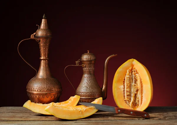 Lanzador árabe y melón —  Fotos de Stock