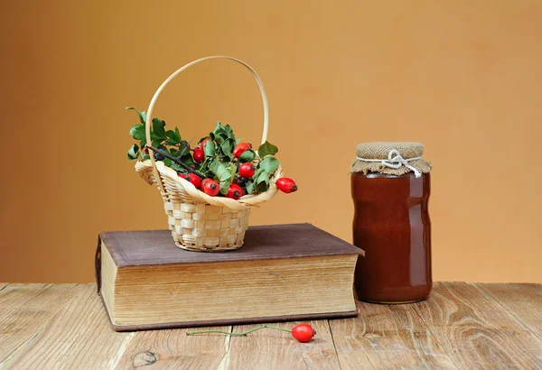 Fruit of dog rose in wicker baskets — Stock Photo, Image