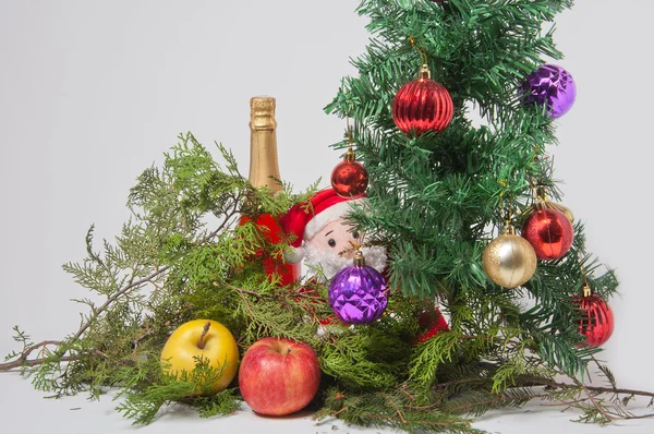 Kerstboom en santa claus — Stockfoto