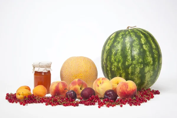 Frutas, hortalizas y frascos de mermelada de albaricoque —  Fotos de Stock