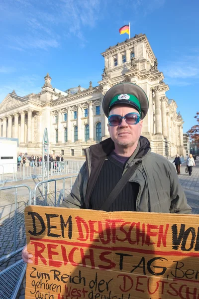 Manifestante em frente ao Bundestag — Fotografia de Stock