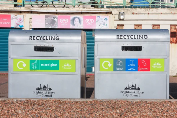 リサイクルのゴミ箱 — ストック写真