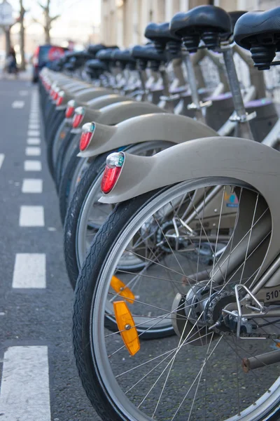 Bicicletas na linha — Fotografia de Stock