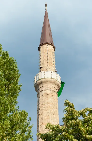 Saraybosna'da ferhadija caminin minaresi — Stok fotoğraf