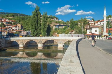 Bosna başkenti Saraybosna'da miljacka Nehri Köprüsü