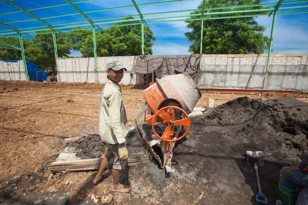 Cement mixer exploitant — Stockfoto