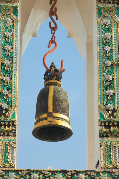 Zvonek v chrámu wat pho v Bangkoku — Stock fotografie
