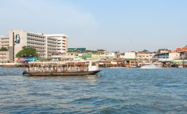 Chao phraya Nehri üzerinde tekne