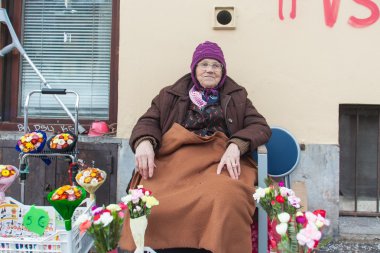 Yaşlı kadın.