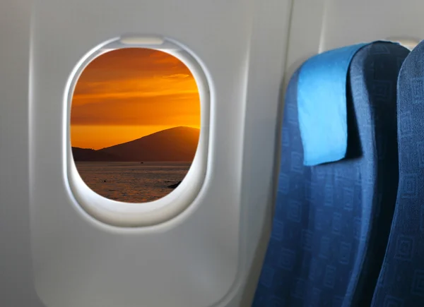 Sitz und Fenster im Flugzeug — Stockfoto