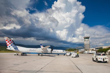 Split airport